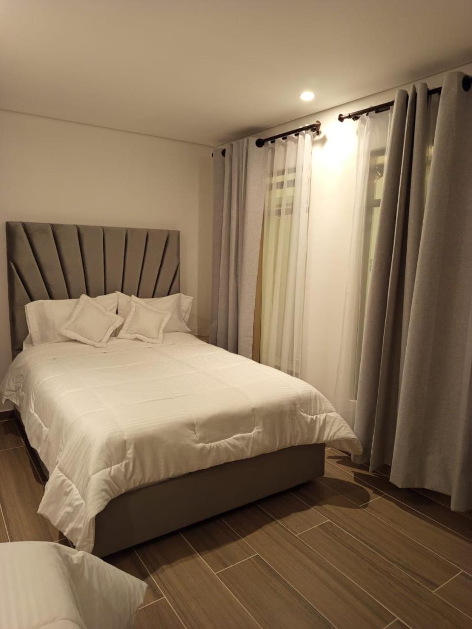 Hotel Saron Богота Екстериор снимка
