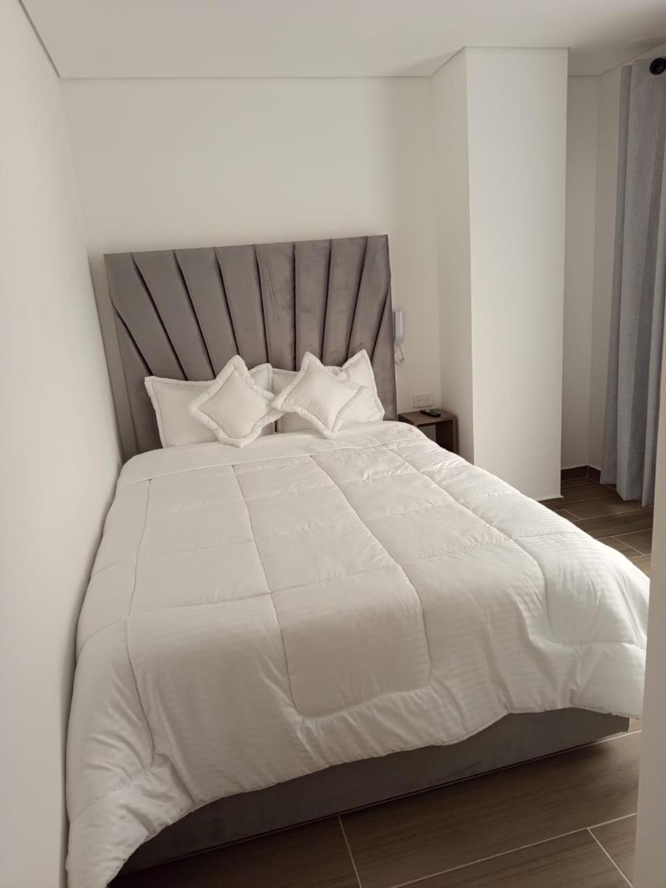 Hotel Saron Богота Екстериор снимка